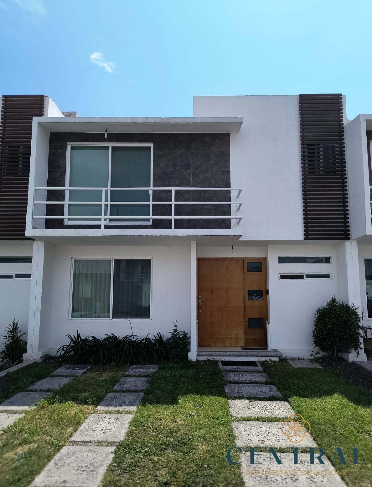 Casa en Renta en Santa Fe Juriquilla $13,000 M.N. a 5min. de Antea (Rentado)